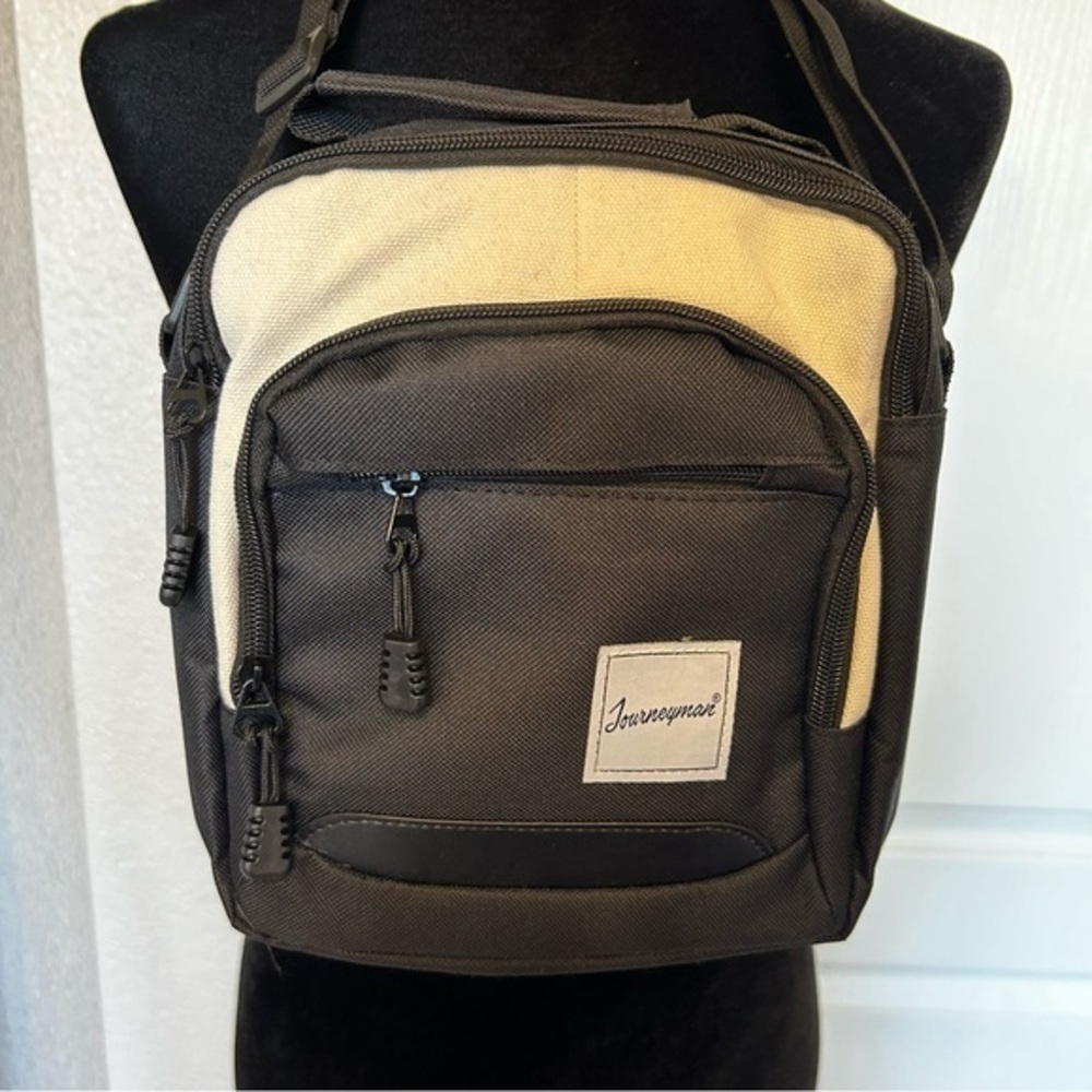 NWOT Journeyman Cross Body Purse Handbag with‎ Dust Bag